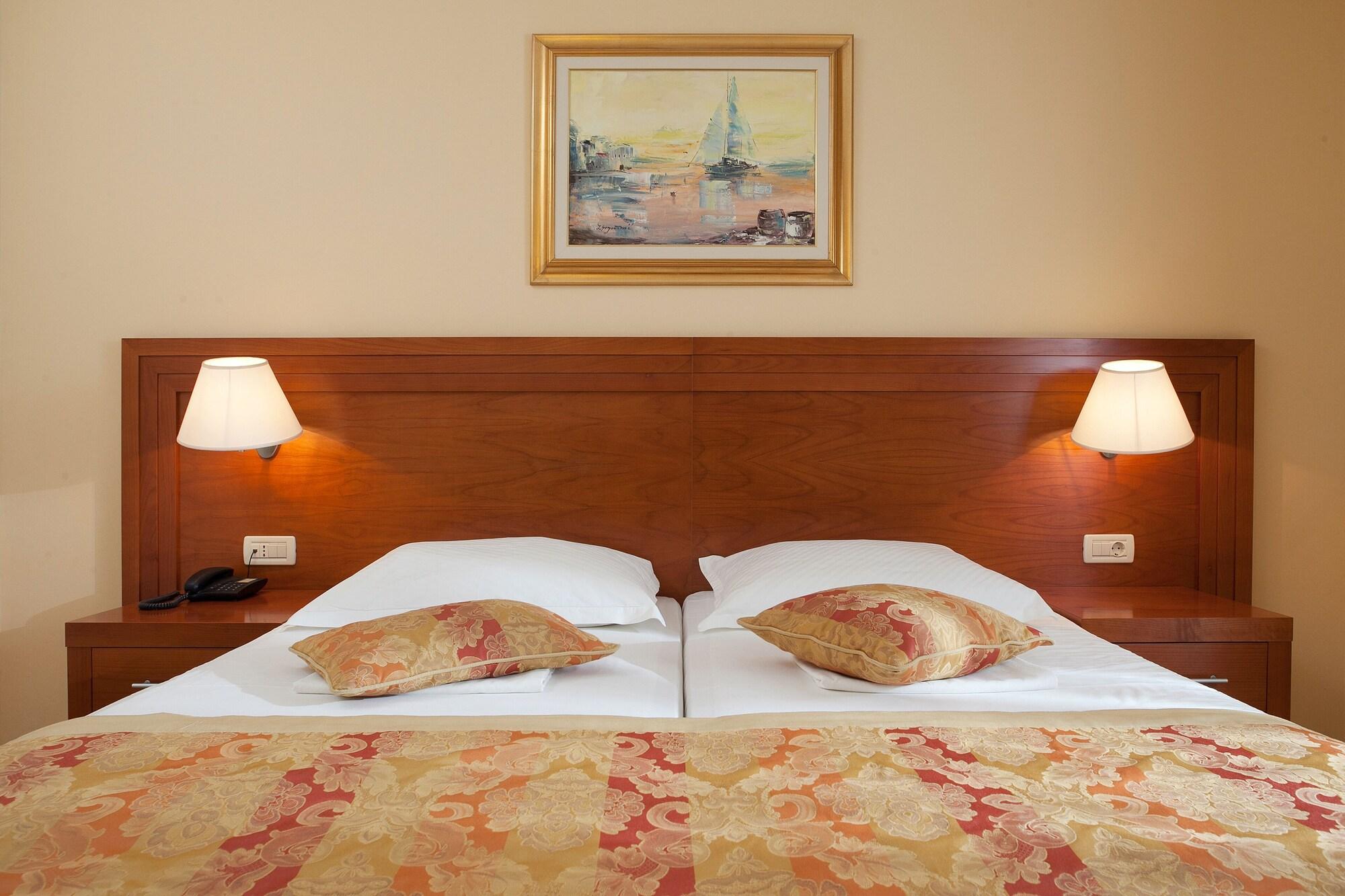Hotel Bella Vista ドルヴェニク エクステリア 写真