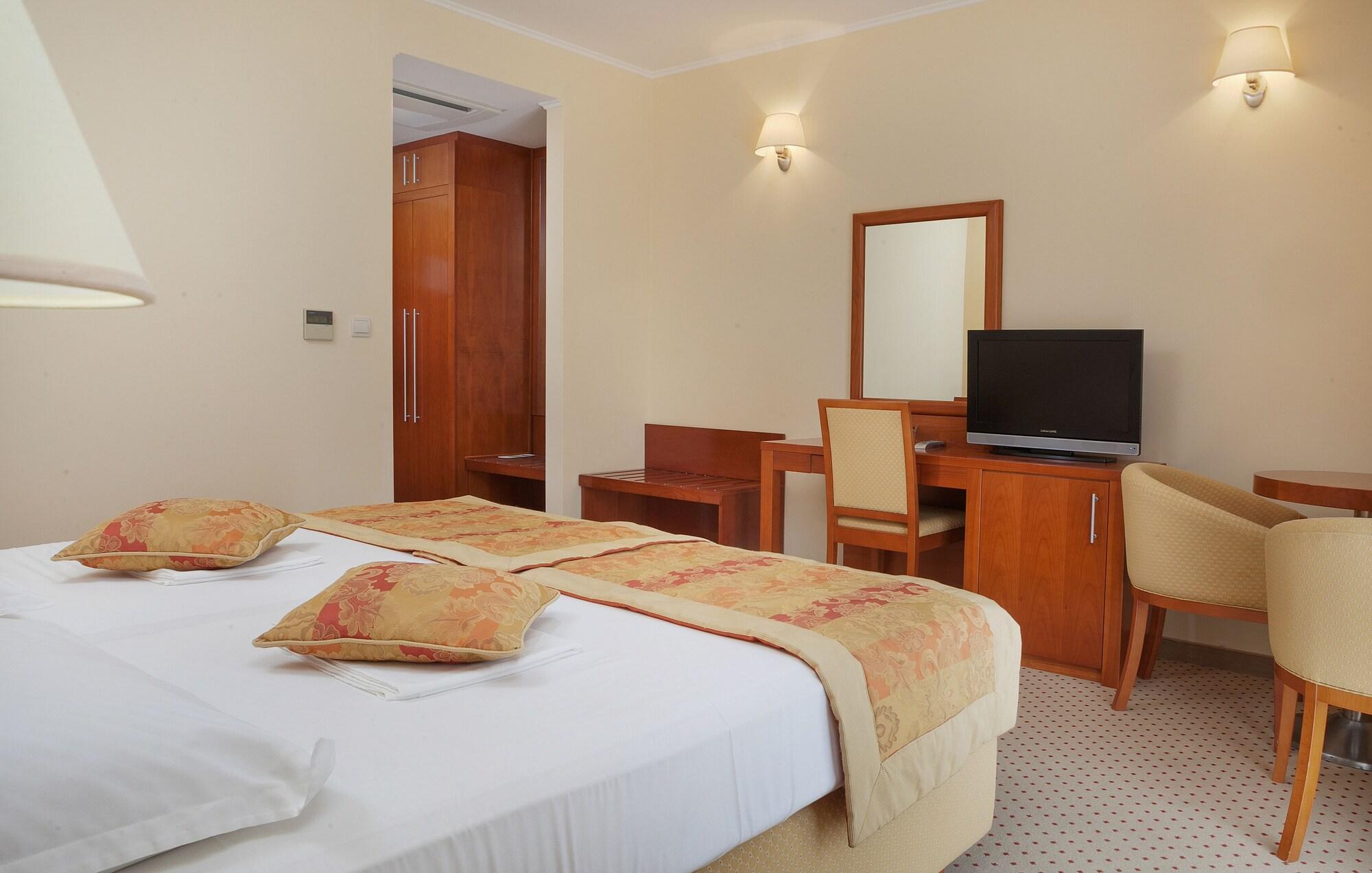 Hotel Bella Vista ドルヴェニク エクステリア 写真